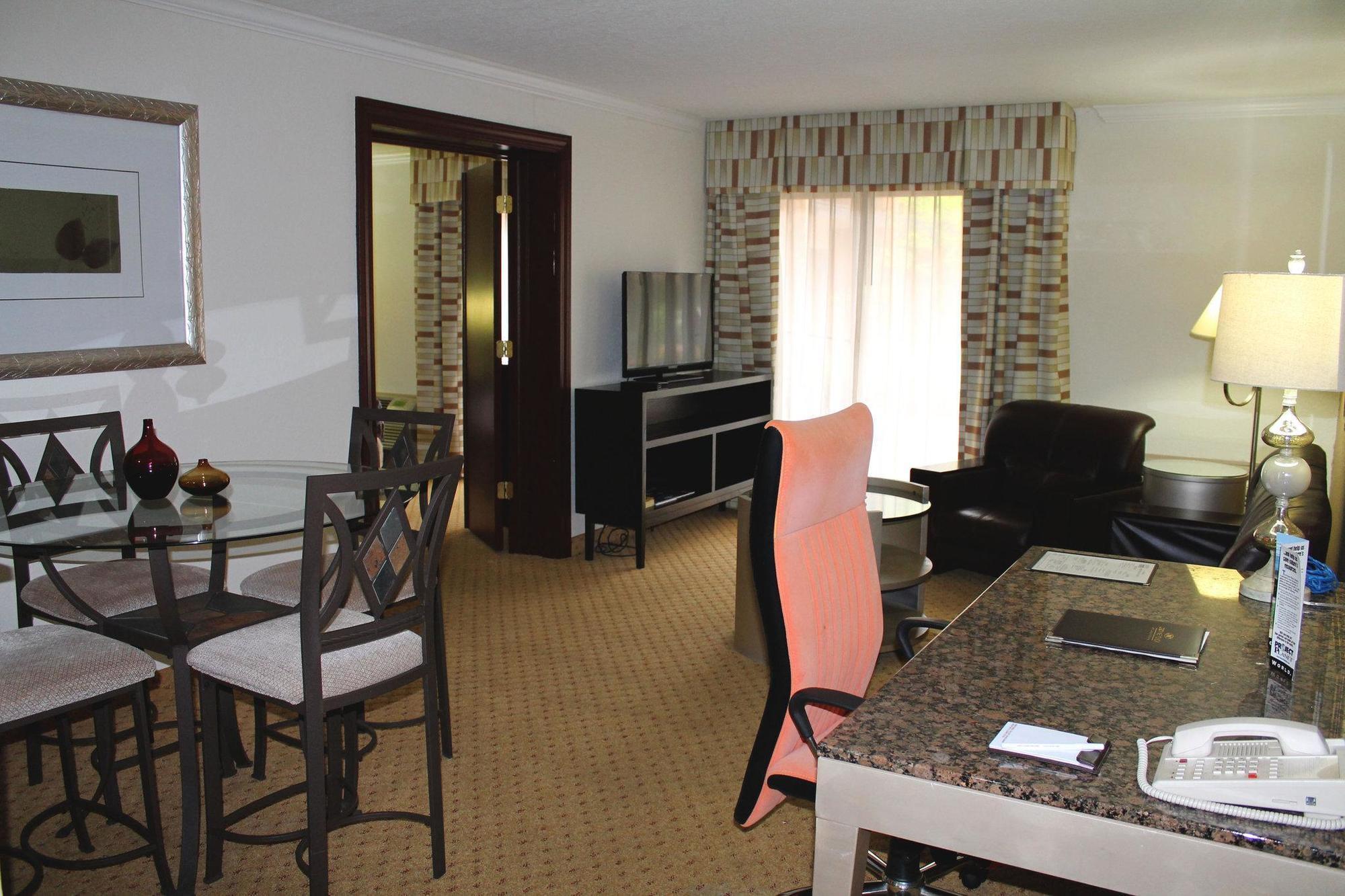 Four Points By Sheraton Detroit Novi Phòng bức ảnh